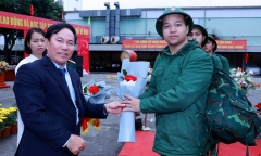 CEO 24 tuổi gửi lại doanh nghiệp nghìn tỷ, lên đường nhập ngũ