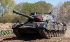 Tây Ban Nha chuyển giao vũ khí hạng nặng cho Ukraine
