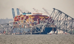 Vụ tàu container đâm sập cầu ở Mỹ: Ngừng tìm kiếm cứu hộ, 6 người được cho đã thiệt mạng