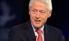 Cựu Tổng thống Bill Clinton nhập viện, nghi do nhiễm trùng máu