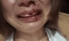 Mua đồ ăn đến thăm con, người phụ nữ bị gia đình chồng cũ lao vào đánh đập