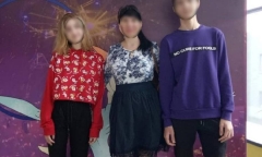 3 con tố hành động táng tận lương tâm của cha dượng, người mẹ không tin mà còn bênh vực chồng gây bức xúc