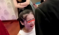 Bạn gái cũ xông vào đám cưới quyết níu kéo, chú rể dứt khoát làm một khiến dân mạng tán thưởng