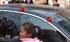 Cô dâu đòi thêm gần 800 triệu ngay trong đám cưới, bố mẹ chú rể xử lý đầy bất ngờ
