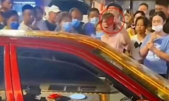 Vợ chạy 50km để bắt tại trận chồng ngoại tình, tay cầm theo một thứ gây bất ngờ