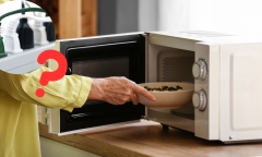 Dùng lò vi sóng cần biết điều này để tránh 