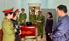 Nữ Phó Chủ tịch xã ở Hà Giang chiếm đoạt tiền tặng thưởng Huy hiệu Đảng