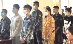 Nhóm côn đồ chém người vì