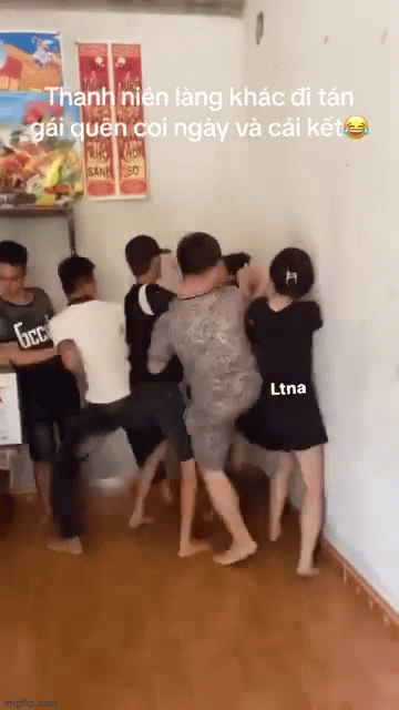 Điều tra vụ đến nhà bạn gái chơi, thiếu niên 15 tuổi bị trai làng đuổi đánh