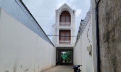 Hé lộ sự thật về ngôi nhà có tầng 1 được bỏ trống làm đường đi chung ở Cần Thơ