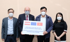 Bộ Y tế tiếp nhận 50.000 liều vaccine AstraZeneca của Chính phủ Áo trao tặng
