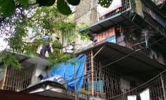 Mẹ của kẻ bắt cóc con tin: Giờ tôi không dám ngẩng mặt ra đường