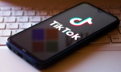 Hàng loạt trường học tại Mỹ đóng cửa vì trào lưu đe dọa xả súng trên TikTok