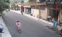 Đạp xe đi chơi, bé gái ở Thanh Hóa bị lạc hơn 50km sang Ninh Bình