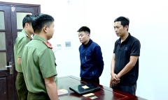 Bắt giữ 2 đối tượng tổ chức đánh bạc hàng chục tỷ đồng ở Ninh Bình