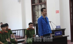 Hòa Bình: Em trai dùng điếu cày, thanh tre đánh chị đến tử vong