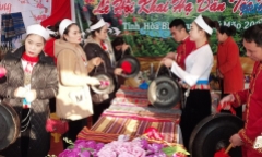 Đa sắc màu trong Lễ hội Khai hạ dân tộc Mường Hòa Bình