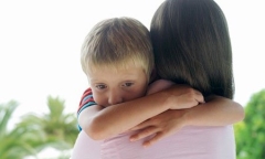 Sự thật đau đớn về đứa con trai 7 tuổi vẫn chưa biết nói