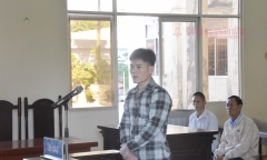 Em trai lĩnh án 12 năm tù vì xuống tay chém anh ruột 