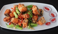 Chế biến cá hồi chiên giòn hấp dẫn khó cưỡng