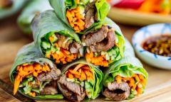 Chiêu đãi cả gia đình món gỏi bò đặc biệt khiến cả đĩa đầy cũng hết
