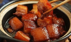 Không phải nước dừa, đem thịt ba chỉ kho với thứ nước này đảm bảo ngon ngỡ ngàng