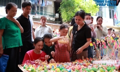 Rộn ràng không khí Trung thu sớm trên phố Hàng Mã