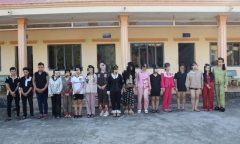 Công an giải cứu 12 thiếu nữ bị 