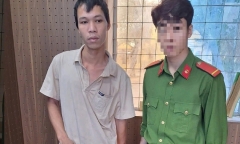 Khởi tố 