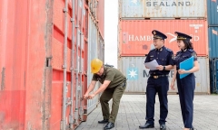 Hải quan Việt Nam tăng cường chống buôn lậu dịp cuối năm