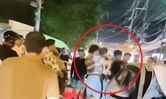 Clip: Bỏ chạy sau khi gây tai nạn liên hoàn, tài xế ô tô bị đám đông vây đánh