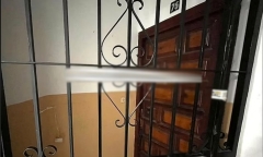 Đột nhập nhà hoang, hai bố con hoảng loạn bỏ chạy vì thấy thứ đáng sợ bên trong