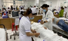Cập nhật tình trạng sức khỏe 3 nạn nhân vụ gãy nhánh cây ở công viên Tao Đàn