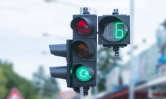 Người dân cần lưu ý gì trong việc chấp hành đèn tín hiệu giao thông?