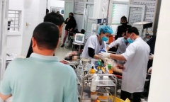 Vụ ô tô chở giáo viên, học sinh lật trên cao tốc ở Nghệ An: Hiệu trưởng nói gì?