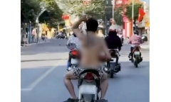 Vụ người đàn ông đi xe máy, cầm rựa “múa” loạn xạ trên đường ở Bình Dương: Công an vào cuộc