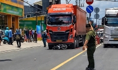 Hiện trường vụ tai nạn giao thông ở TP.HCM, đôi nam nữ tử vong thương tâm
