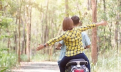 Đi xe máy về quê, người đàn ông hoảng hốt vì 