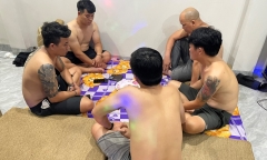 Truy tố gã con rể rủ bạn về nhà bố mẹ vợ để 