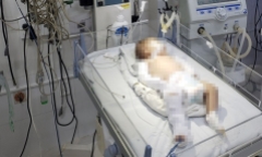 Vụ bé gái 2 tháng tuổi bị bạo hành: Mẹ đẻ và người tình cùng dương tính với ma túy