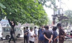 Người đàn ông tử vong bất thường tại điểm chờ xe bus