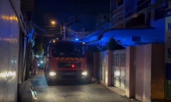Cứu 2 người khỏi vụ cháy nhà 4 tầng ở TP.HCM