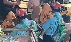 Bé trai bị bỏ rơi và phép màu tái sinh từ người chú hàng xóm