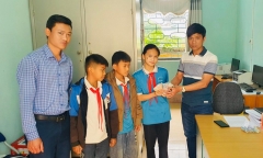 Tin thời sự mới nóng nhất 28/3: Ba học sinh ở Điện Biên nhặt được ví tiền tìm người đánh rơi