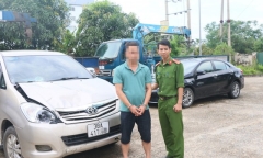 Hà Tĩnh: Tạm giữ hình sự tài xế ô tô 7 chỗ kéo lê xe máy hơn 2km trên quốc lộ 1A