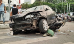 Diễn biến mới nhất vụ tai nạn liên hoàn đâm vào 17 xe máy ở Hà Nội