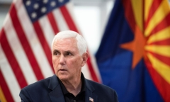 FBI khám nhà riêng và văn phòng cựu phó Tổng thống Pence 