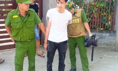 Vợ đang làm việc ở cửa hàng tiện lợi, chồng cũ cầm dao xông vào sát hại