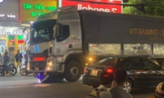 Đà Nẵng: Va chạm với xe tải, đôi nam nữ đi xe máy tử vong thương tâm 