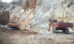 Đến khu vực mỏ đá chơi, bé trai 11 tuổi đuối nước thương tâm